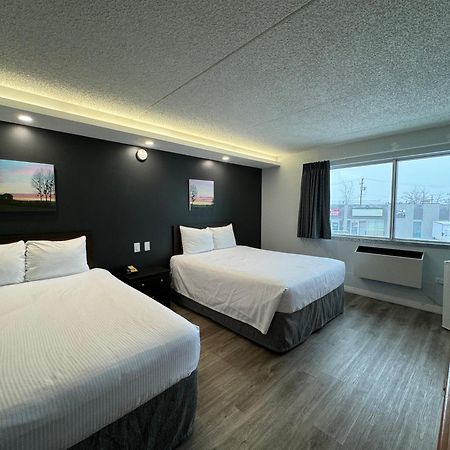 Travelodge By Wyndham Winnipeg Airport Dış mekan fotoğraf