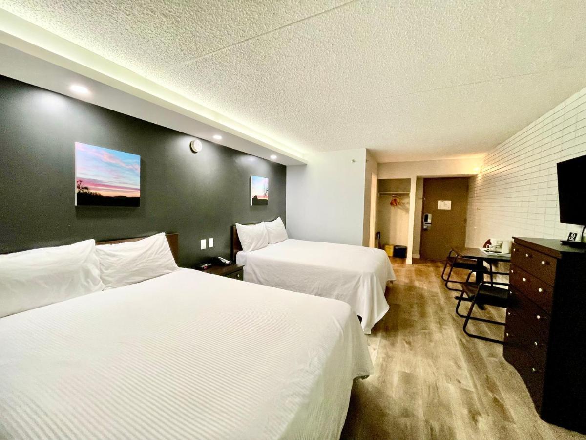 Travelodge By Wyndham Winnipeg Airport Dış mekan fotoğraf