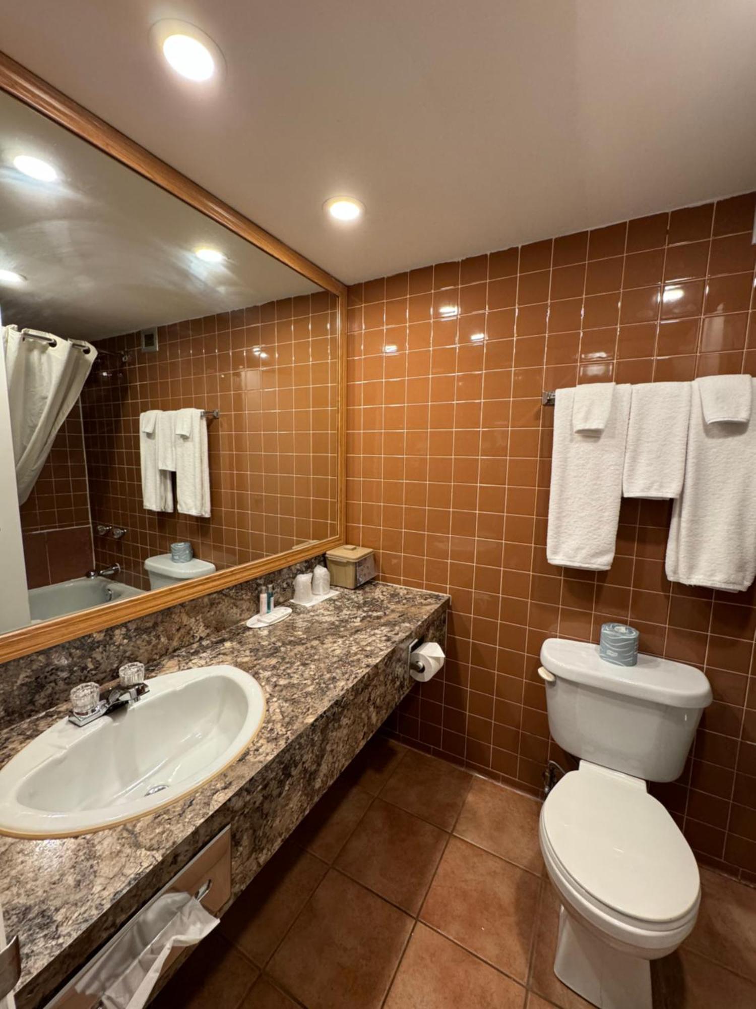 Travelodge By Wyndham Winnipeg Airport Dış mekan fotoğraf