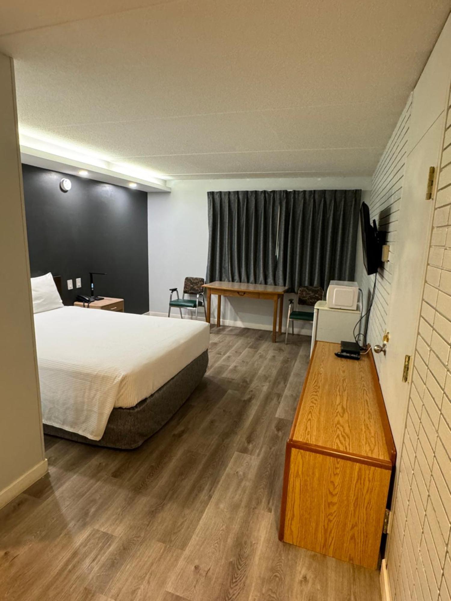Travelodge By Wyndham Winnipeg Airport Dış mekan fotoğraf