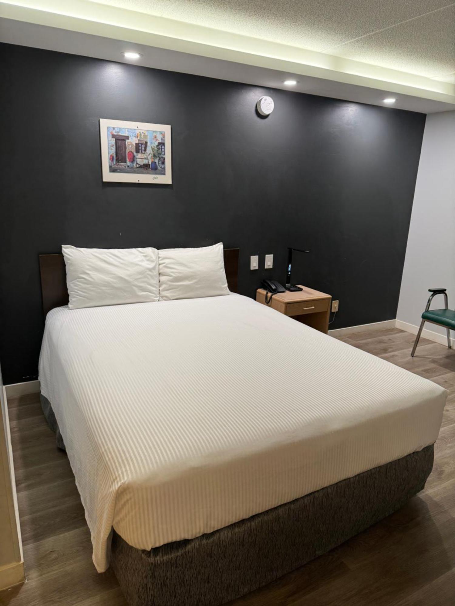 Travelodge By Wyndham Winnipeg Airport Dış mekan fotoğraf