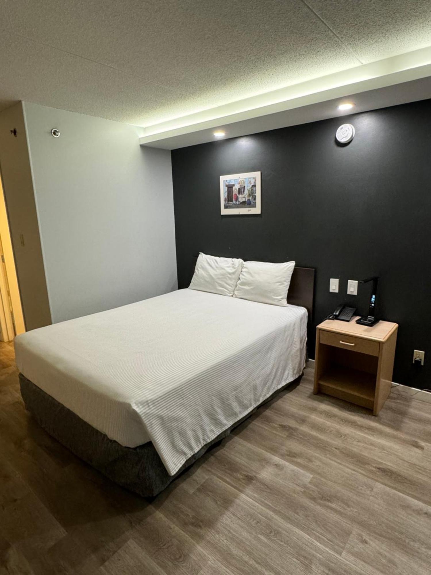 Travelodge By Wyndham Winnipeg Airport Dış mekan fotoğraf