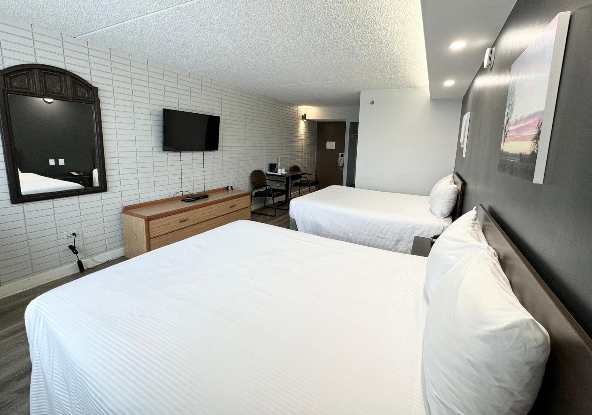 Travelodge By Wyndham Winnipeg Airport Dış mekan fotoğraf
