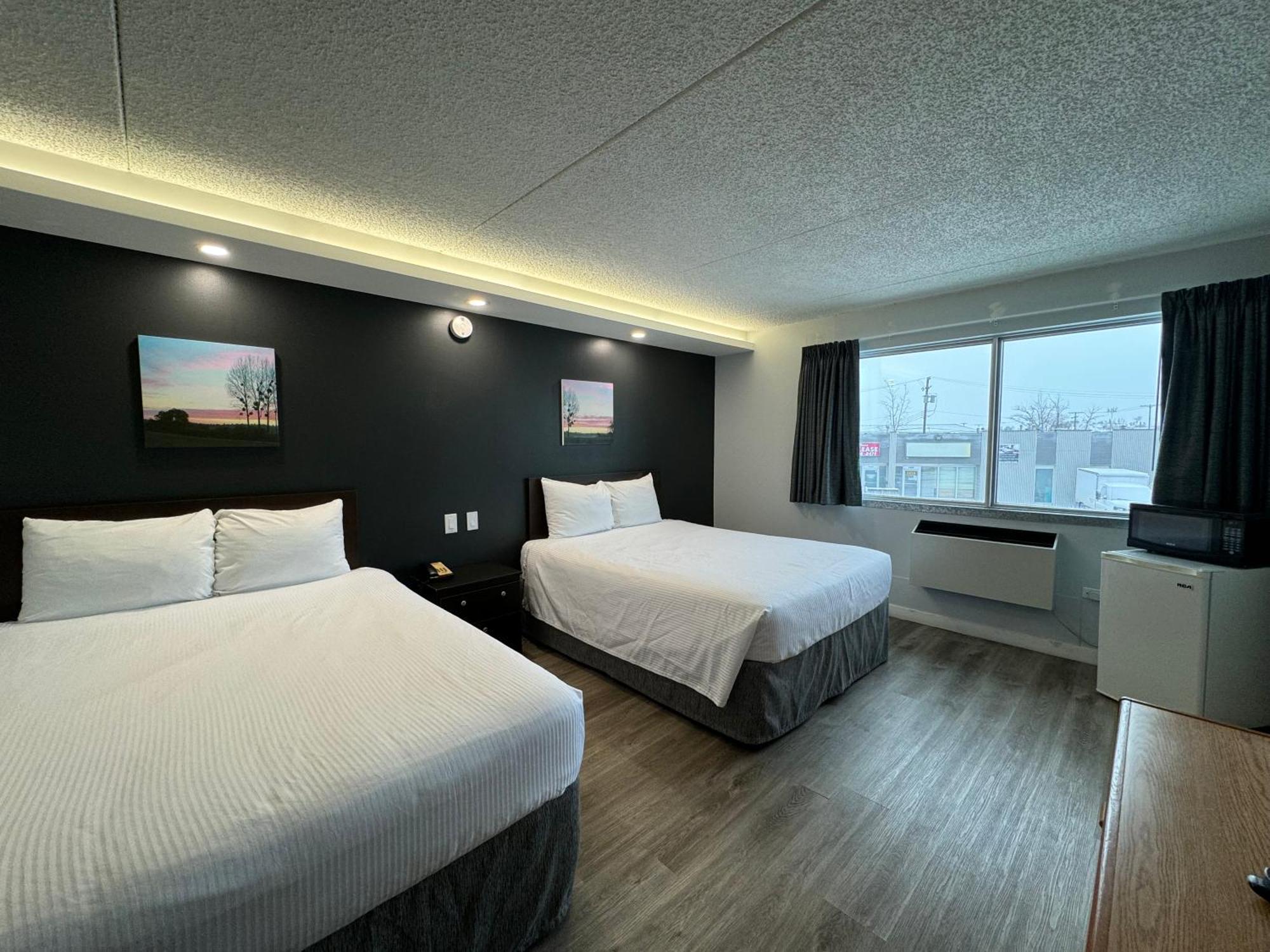 Travelodge By Wyndham Winnipeg Airport Dış mekan fotoğraf