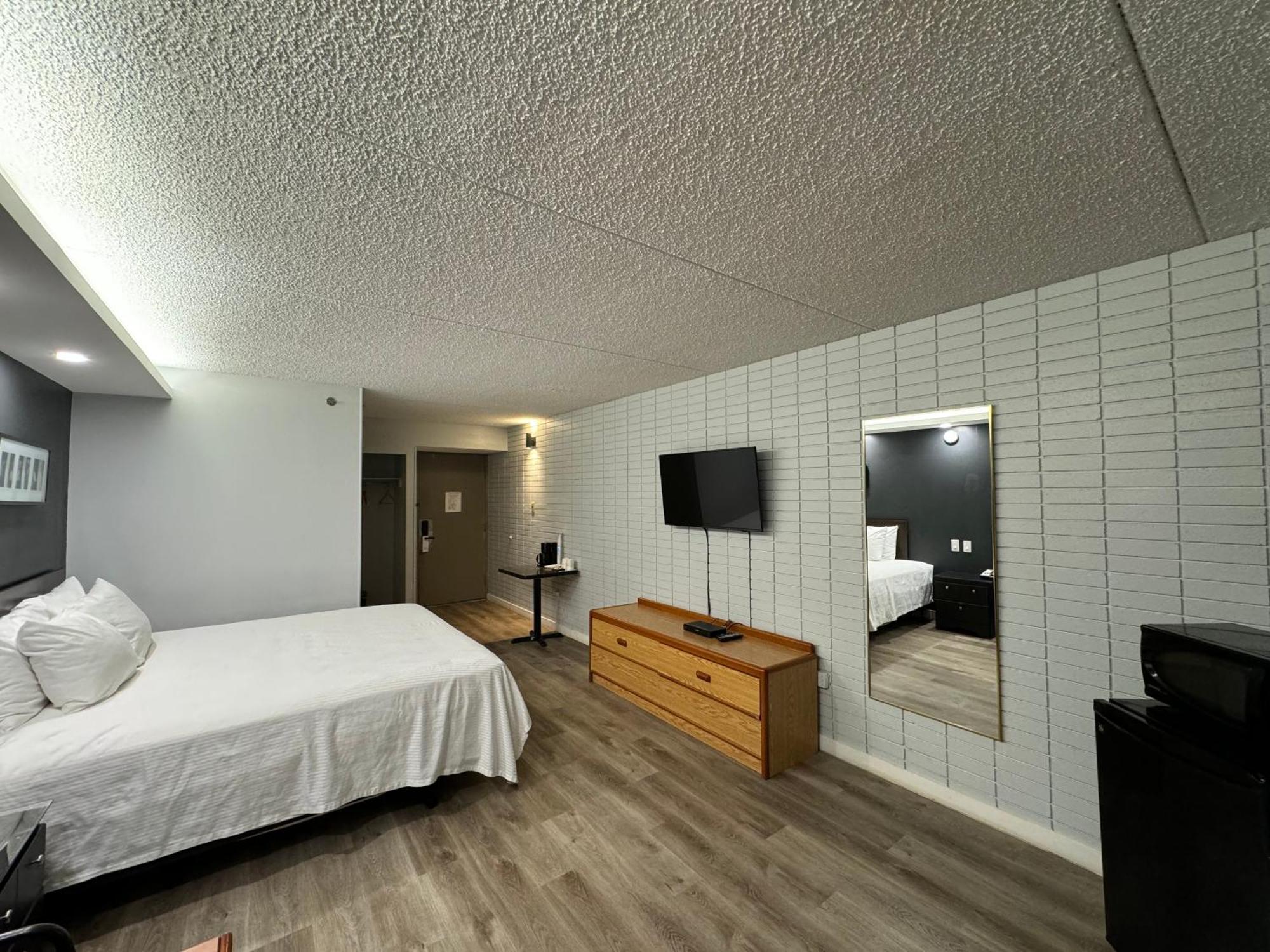 Travelodge By Wyndham Winnipeg Airport Dış mekan fotoğraf